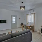 דירה Rose House And *