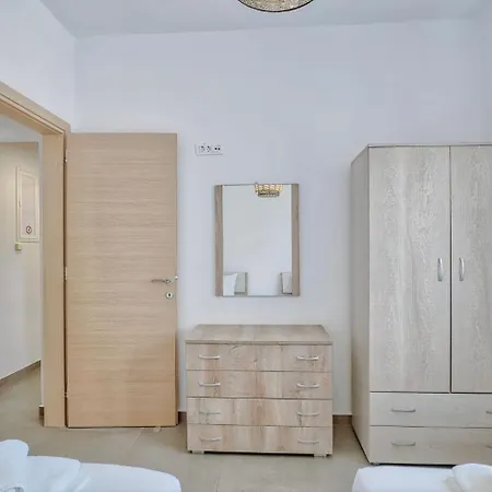 Rose House And Apartment *